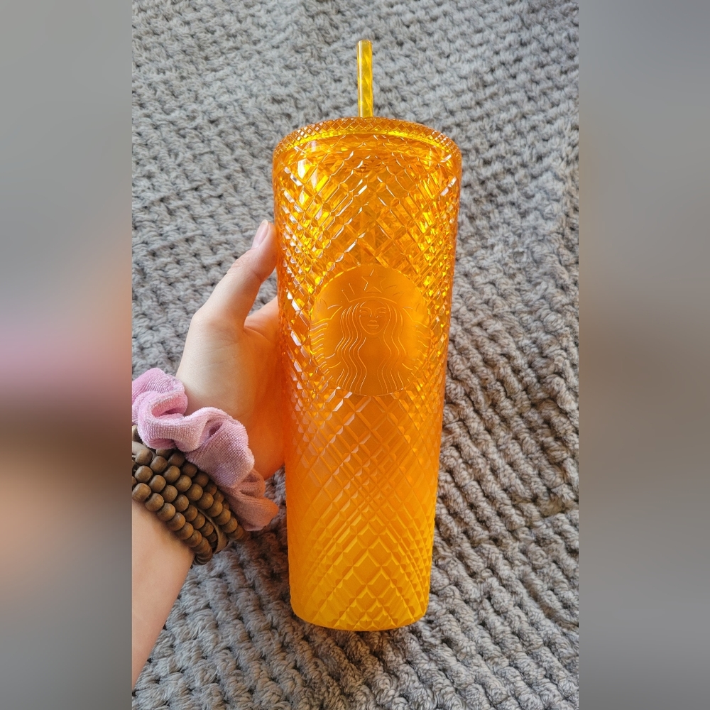 24 oz Starbucks cup